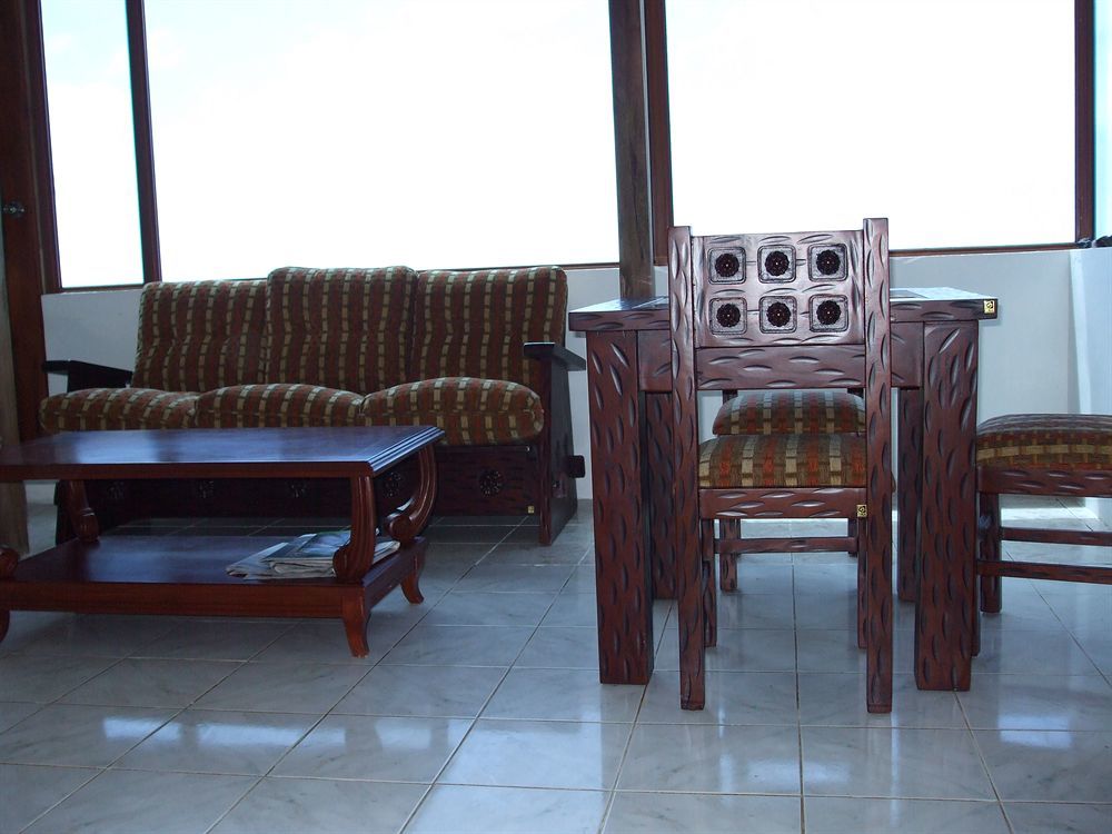Cormorant House Couette-café